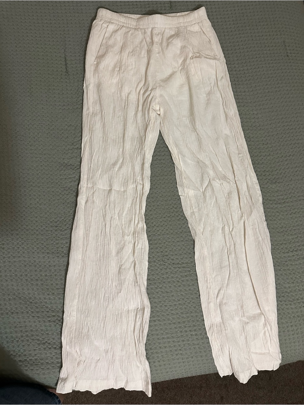 Bershka cream flowy pant short lined